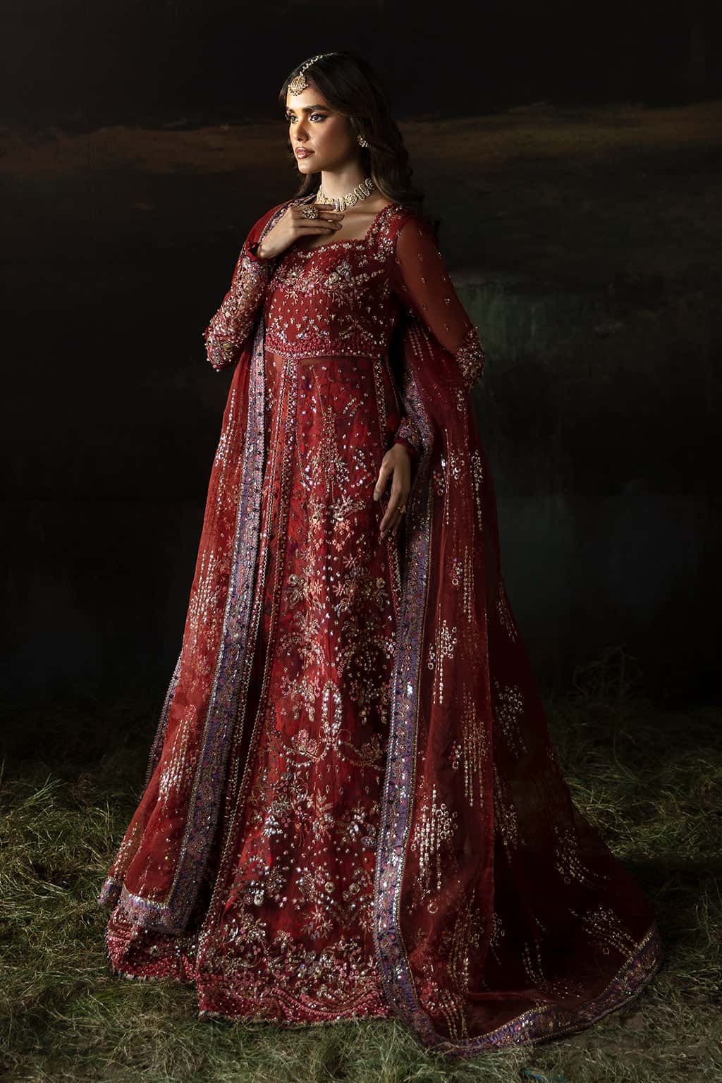 traditional Pakistani wedding dress