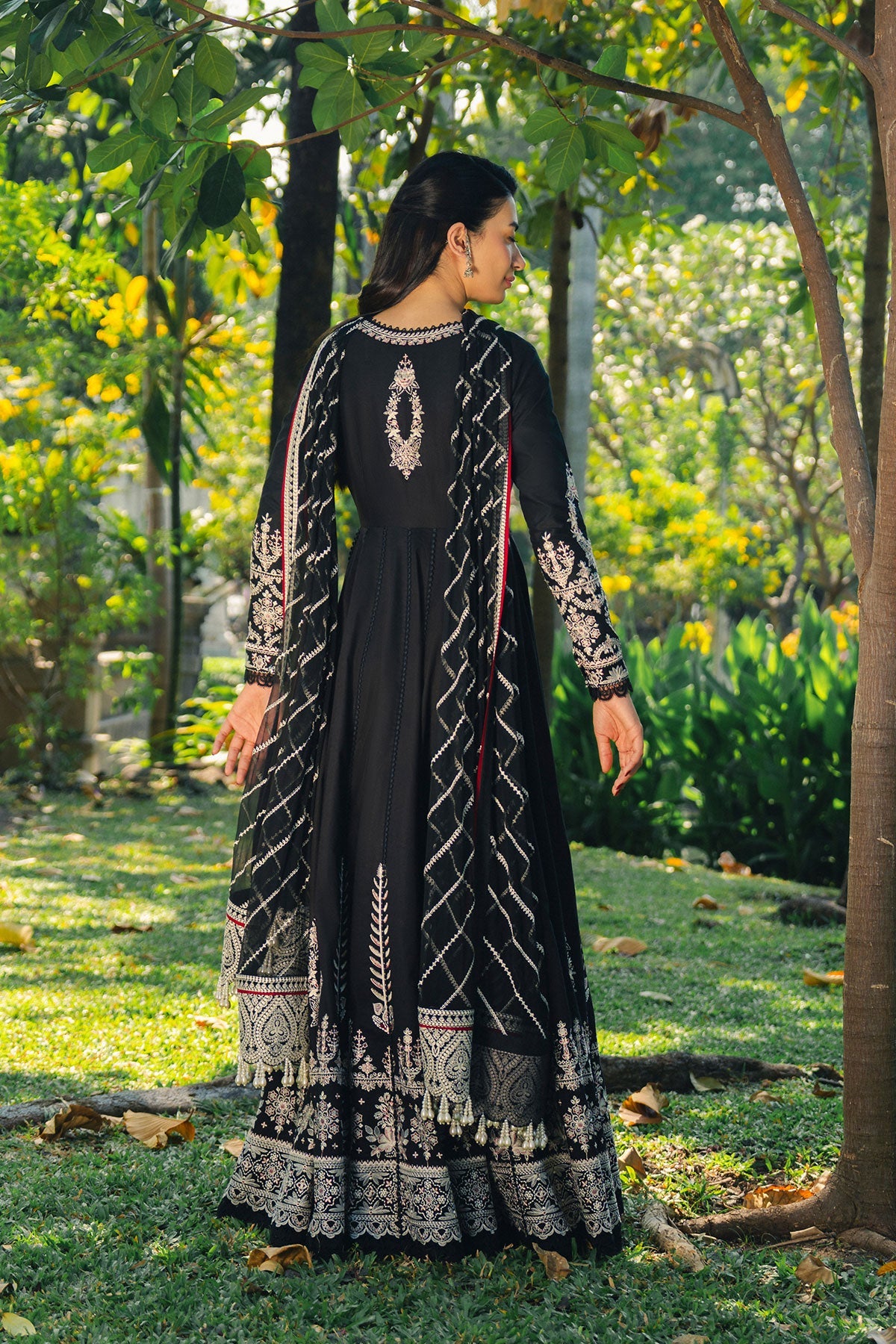 best Pakistani lawn suits