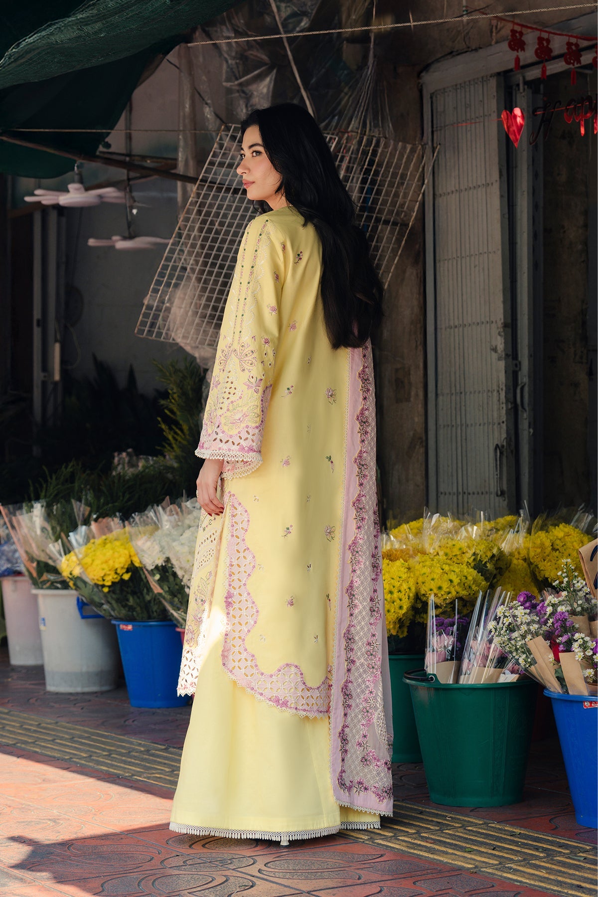 lawn Pakistani clothes