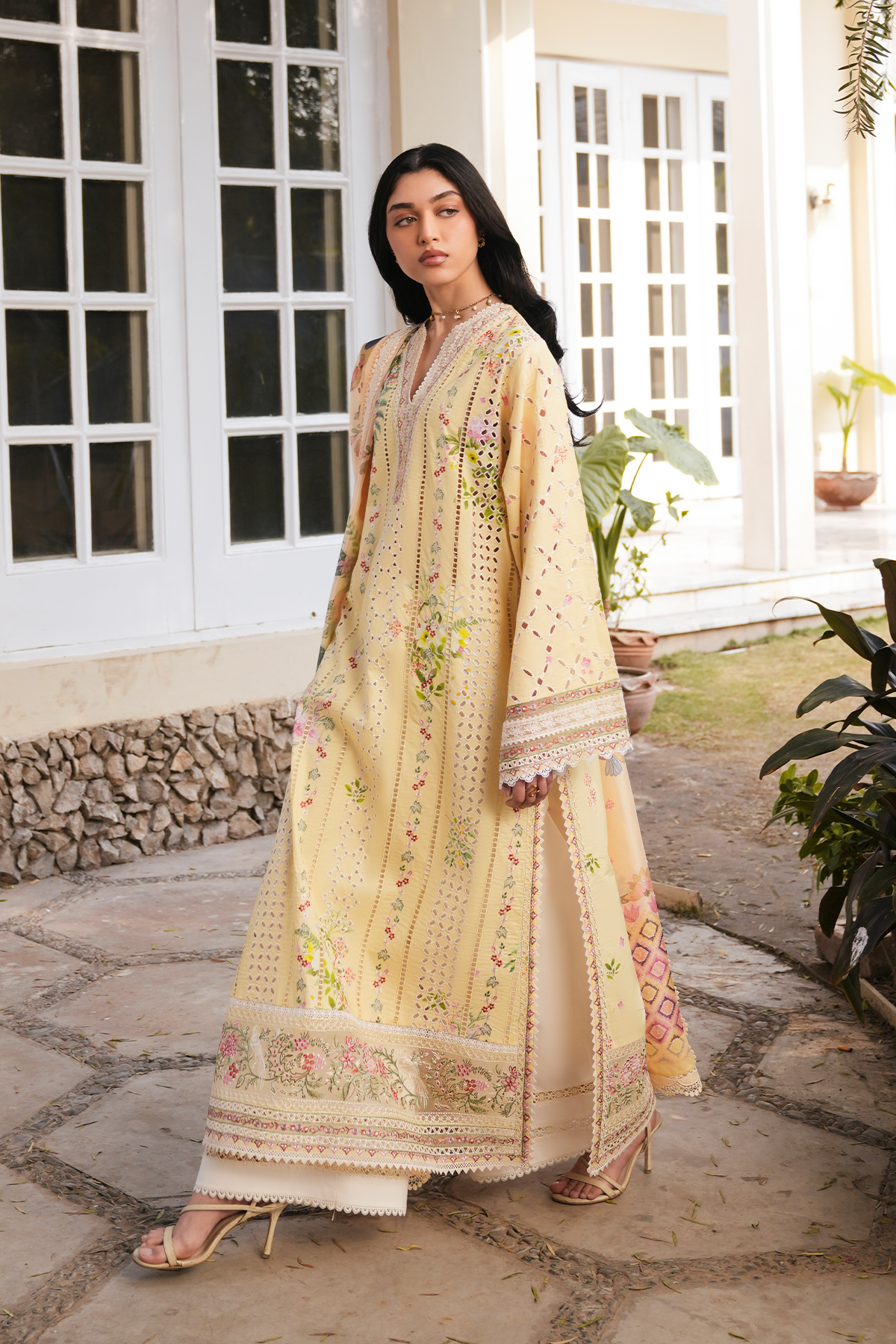 lawn Pakistani suits