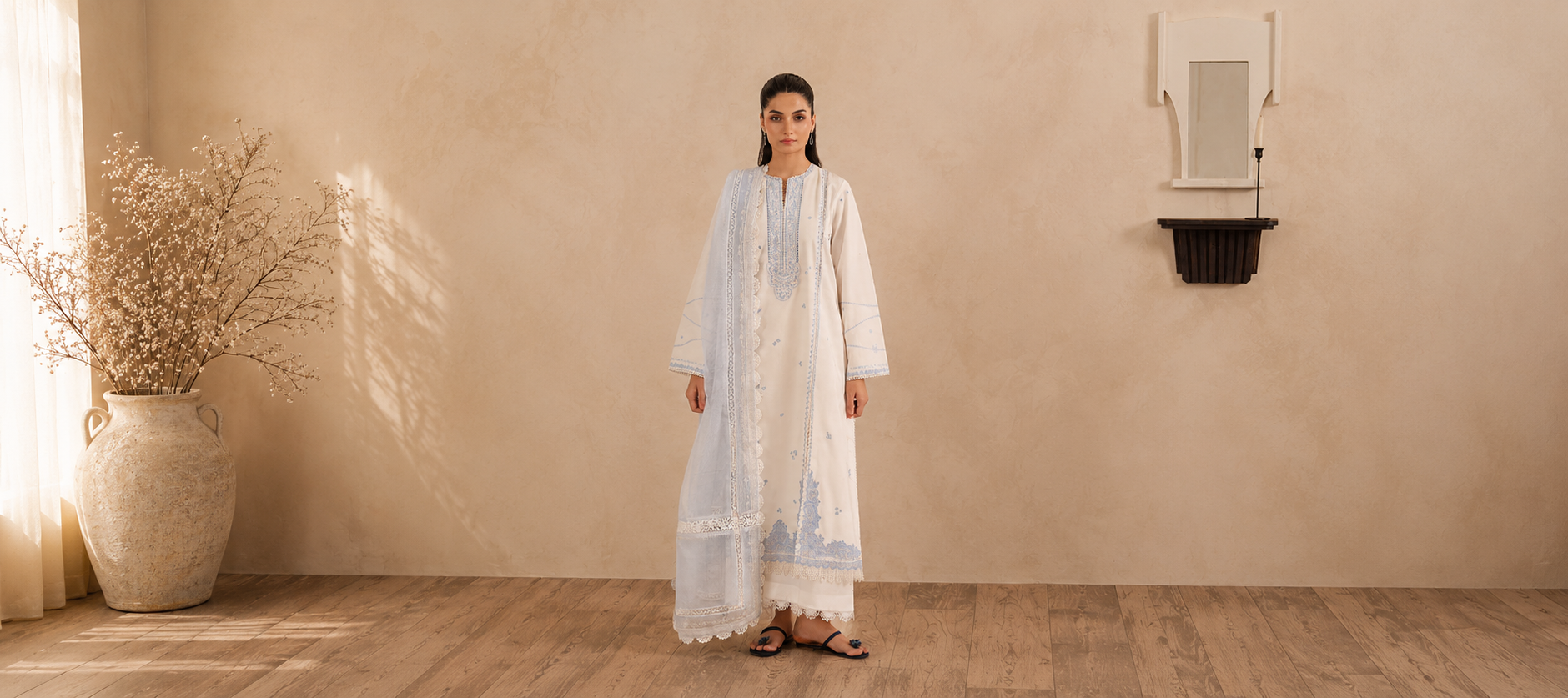 Pakistani Lawn Suits UK: Explore Stylish Lawn Fashion Online