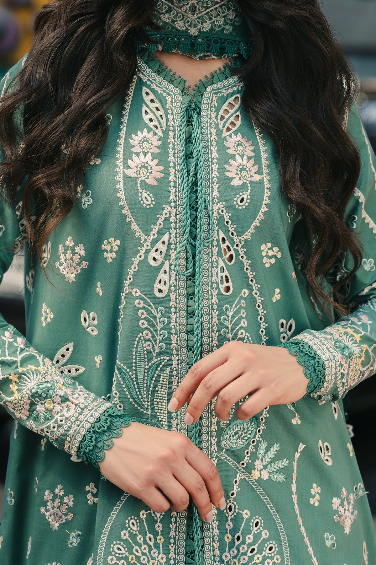 lawn Pakistani clothes