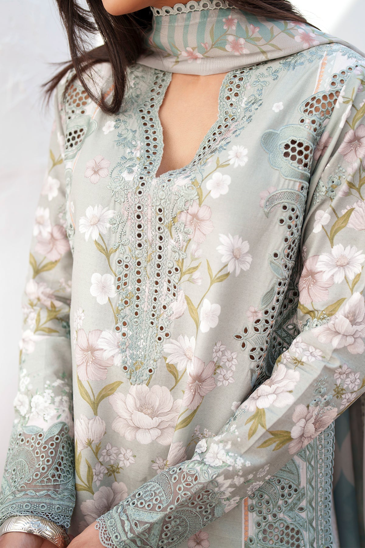 best lawn fabric in Pakistan