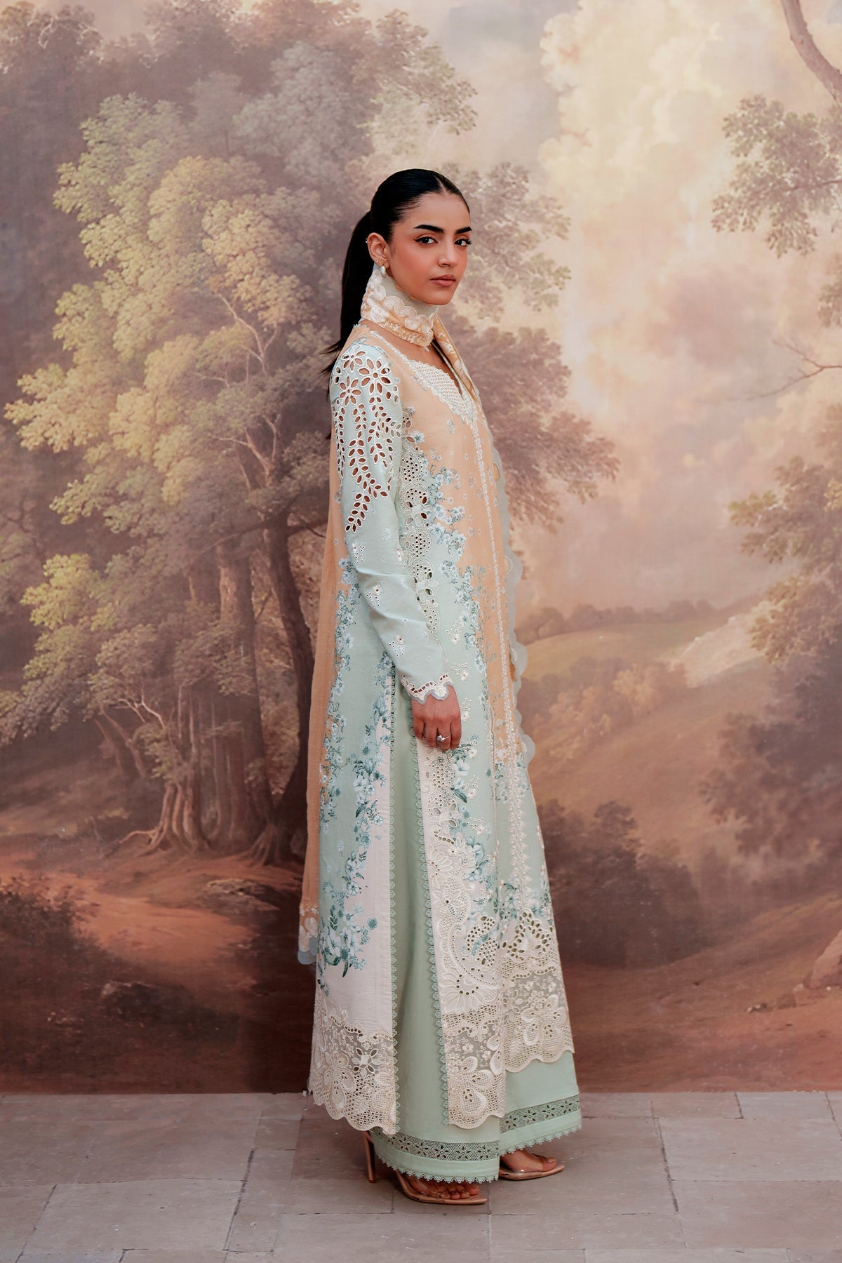 Pakistan lawn