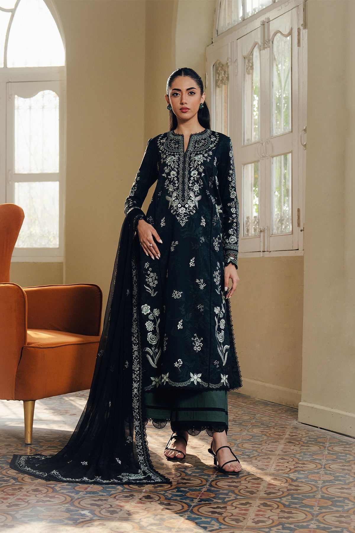 luxury lawn suits