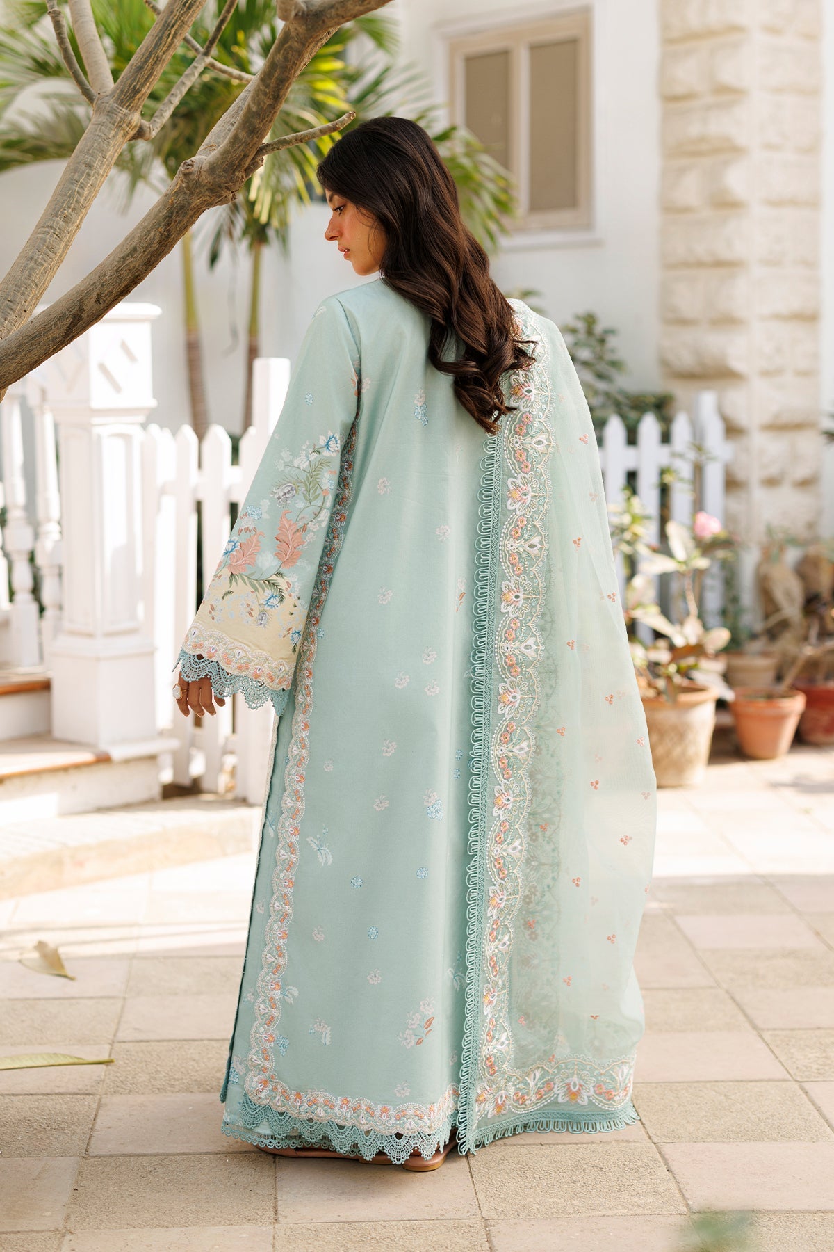 designer lawn suits online
